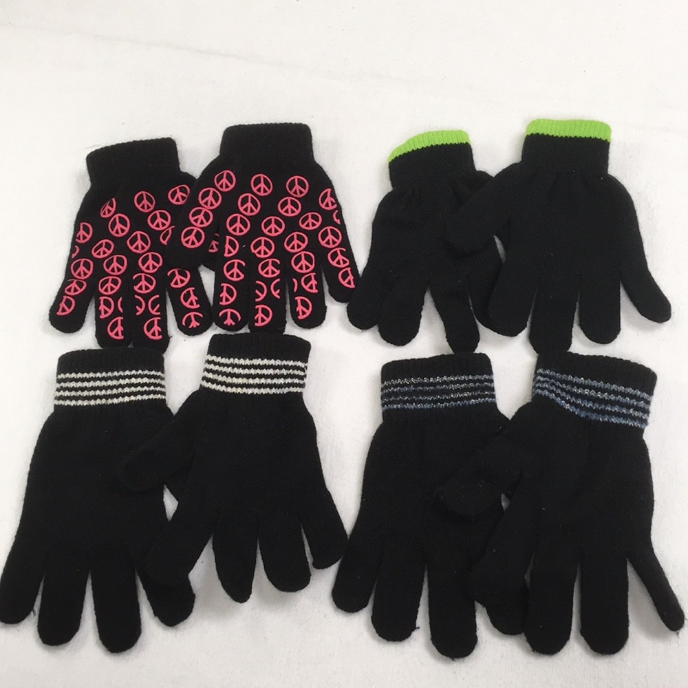 🌹FREE W/ANY JACKET PURCHASE🌹 Kids Mittens🧤